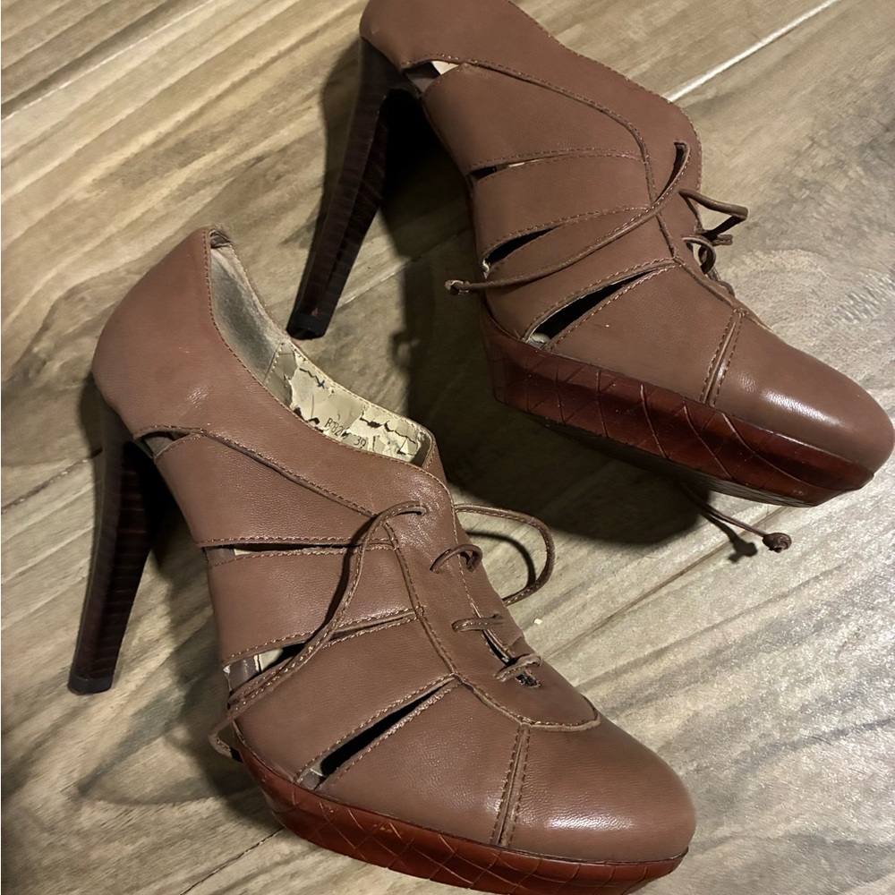 Bottega Veneta Tan Brown Cutout Caged Lace-Up High Heel Pumps Intrecciato Sole